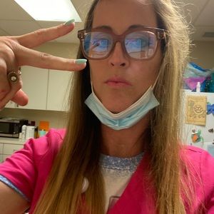 Meet your Posher, Roxanna